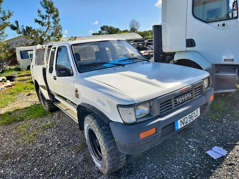Toyota Hilux • 1993 • 211,000 km 1