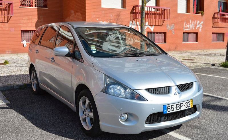 Mitsubishi Grandis • 2006 • 200,000 km 1