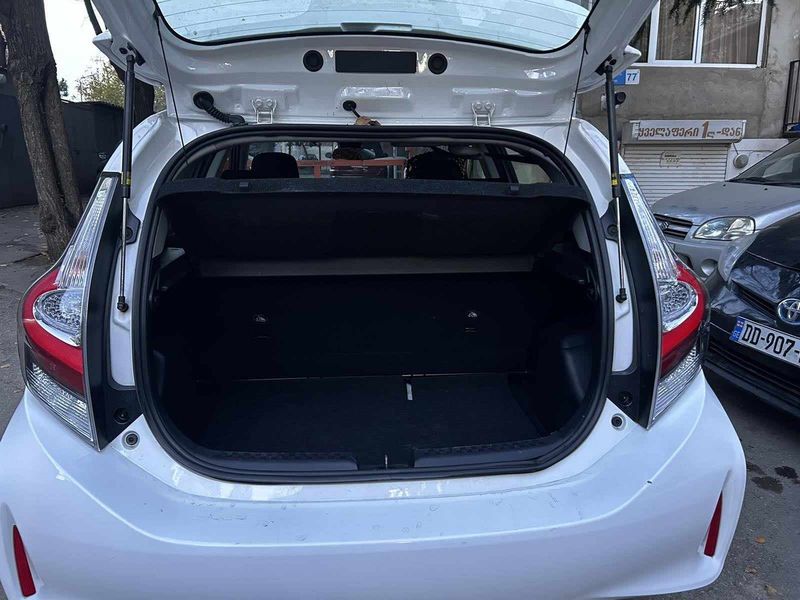 Toyota Agya • 2017 • 100,000 km 3