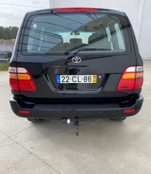 Toyota Land Cruiser • 1998 • 330,000 km 4