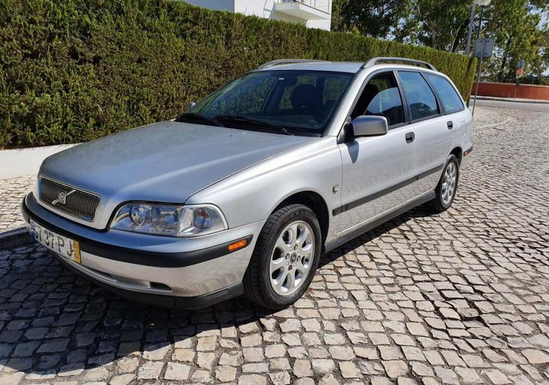 Volvo V40 • 2000 • 170,000 km 1