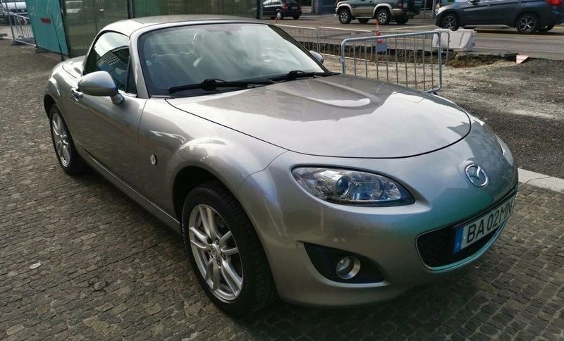 Mazda MX-5 • 2010 • 180,000 km 3