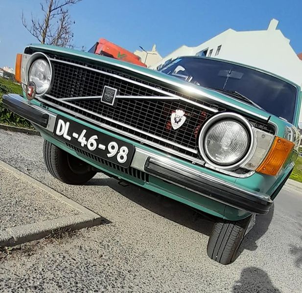 Volvo 240 • 1972 • 130,000 km 2