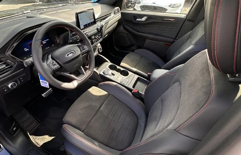 Ford Kuga • 2022 • 28,750 km 10