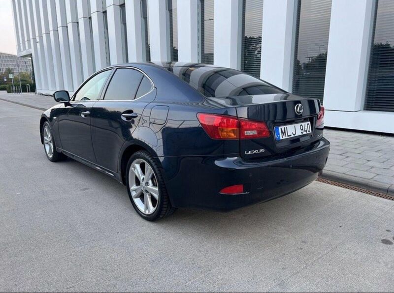 Lexus IS • 2006 • 300 km 7