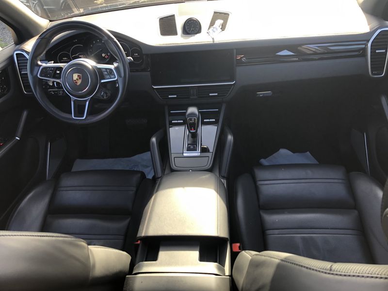 Porsche Cayenne • 2018 • 95,000 km 2