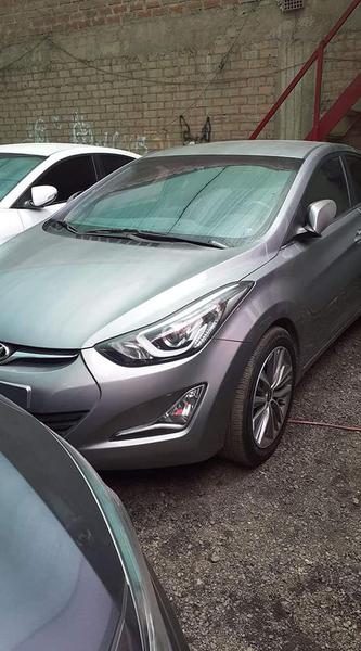 Hyundai Elantra • 2014 • 58,000 km 3