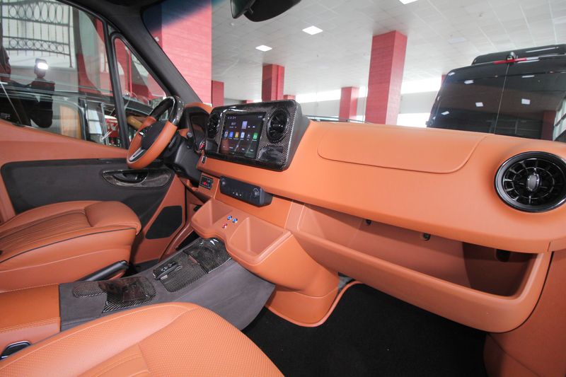 Mercedes-Benz Sprinter • 2023 • 0 km 15