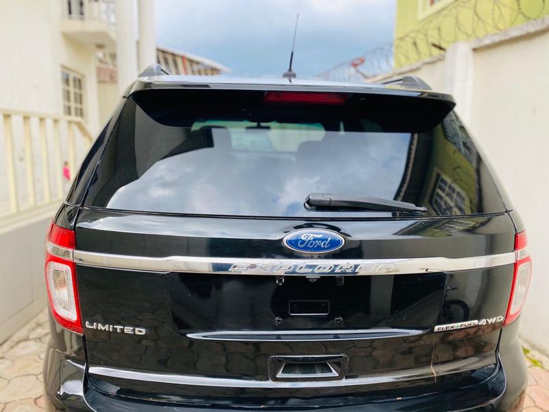 Ford Explorer • 2016 • 32 km 4