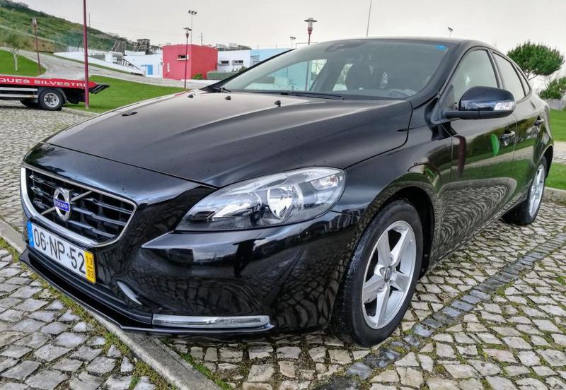 Volvo V40 • 2013 • 52,500 km 1