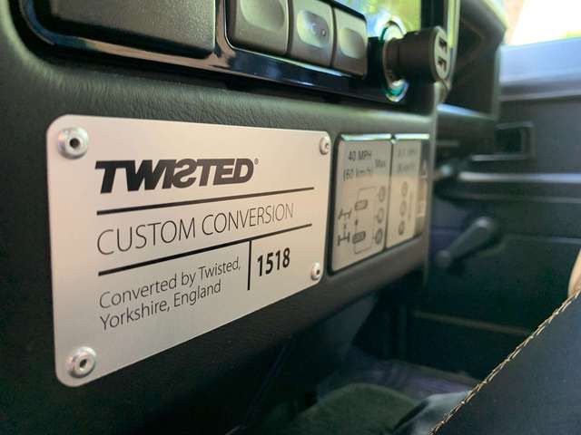 Land Rover Defender • 2007 • 117,500 km 2