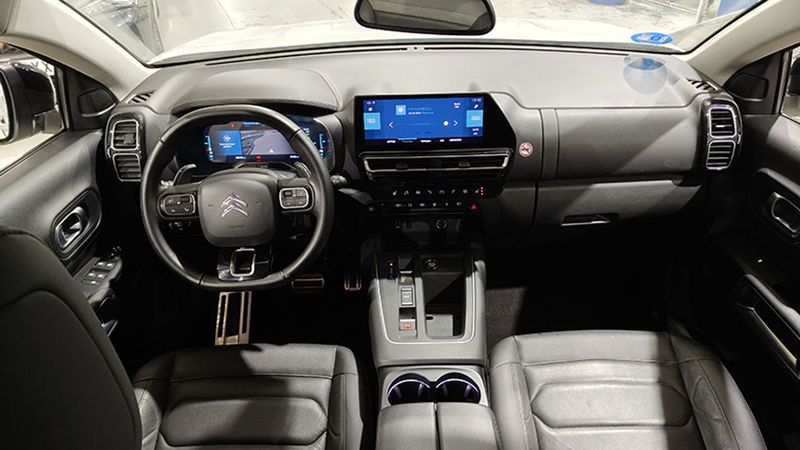 Citroën C5 • 2023 • 3,817 km 5