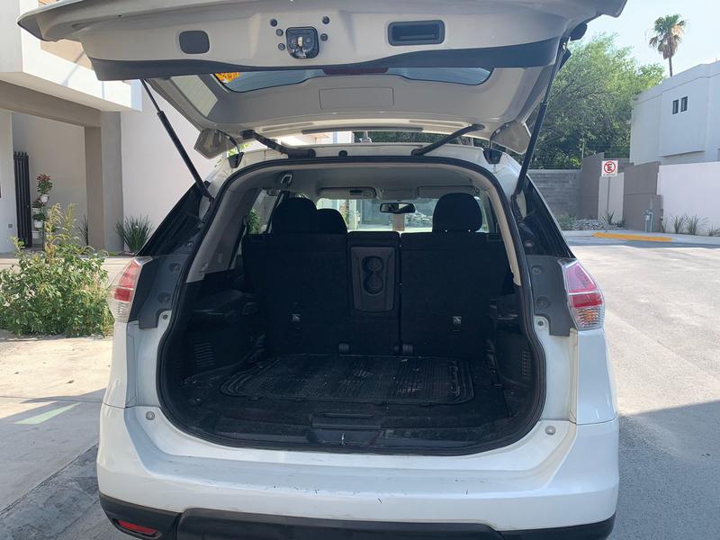 Nissan X-Trail • 2015 • 88 km 8