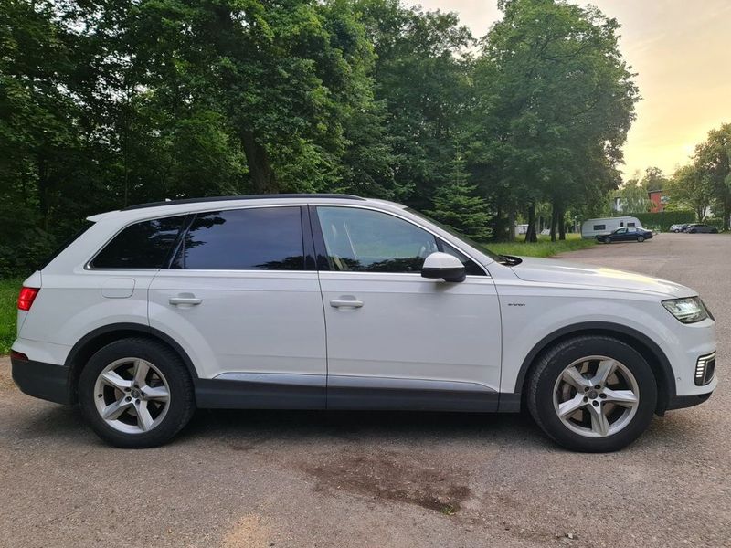 Audi Q7 • 2017 • 133,000 km 1