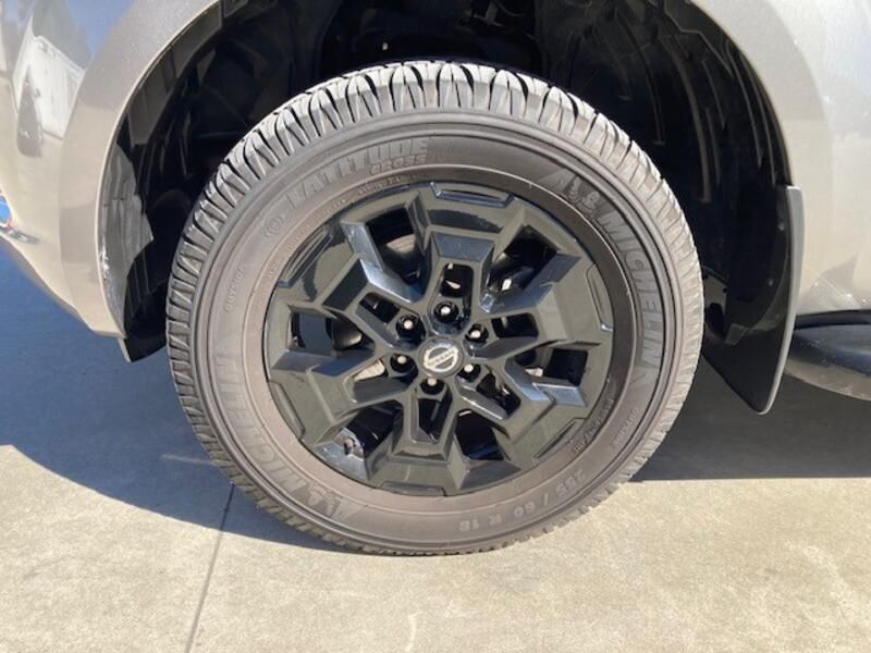 Nissan Navara • 2021 • 70,265 km 9