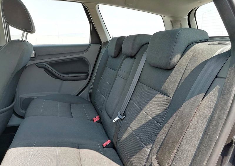 Ford Focus • 2009 • 200,000 km 5