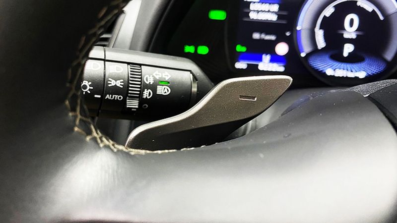 Lexus UX • 2022 • 9,000 km 11