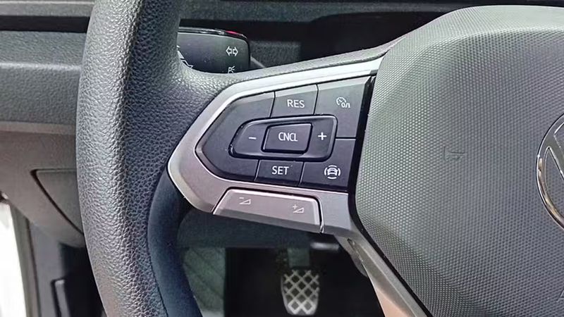 Volkswagen Caddy • 2022 • 25,160 km 9