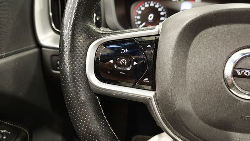 Volvo XC60 • 2018 • 77,477 km 37