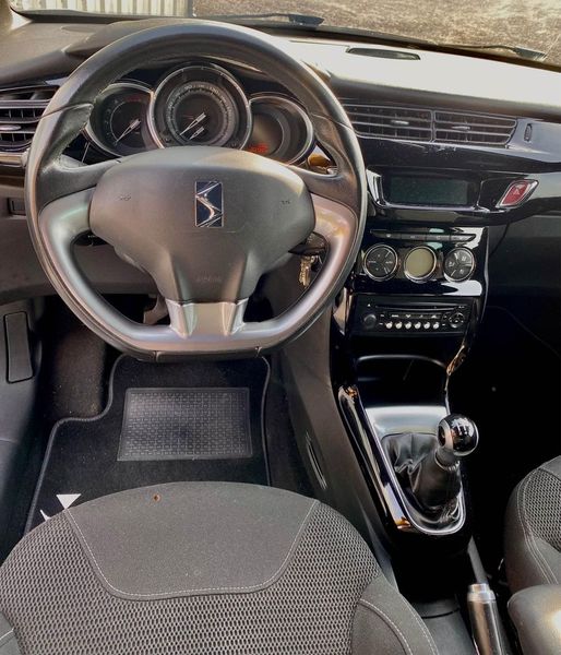 Citroën DS3 • 2010 • 201,000 km 5