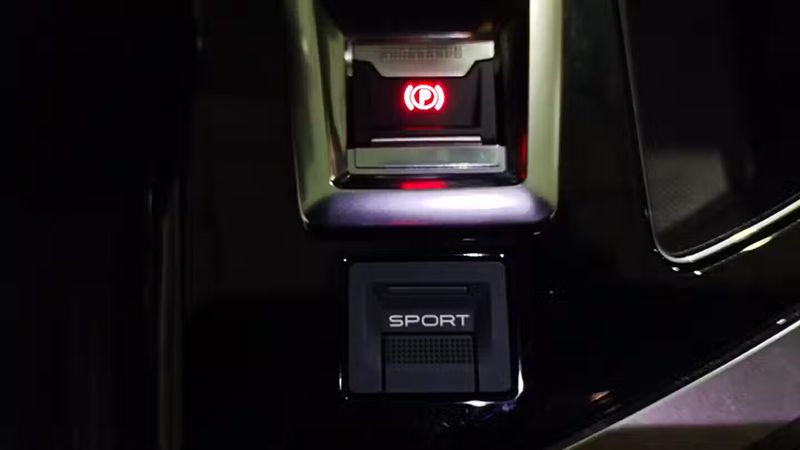 Peugeot 5008 • 2018 • 55,398 km 10