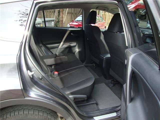 Toyota RAV4 • 2015 • 109,500 km 2