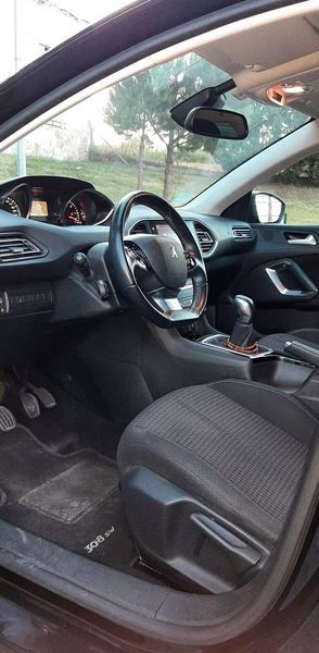 Peugeot 308 • 2018 • 59,999 km 6