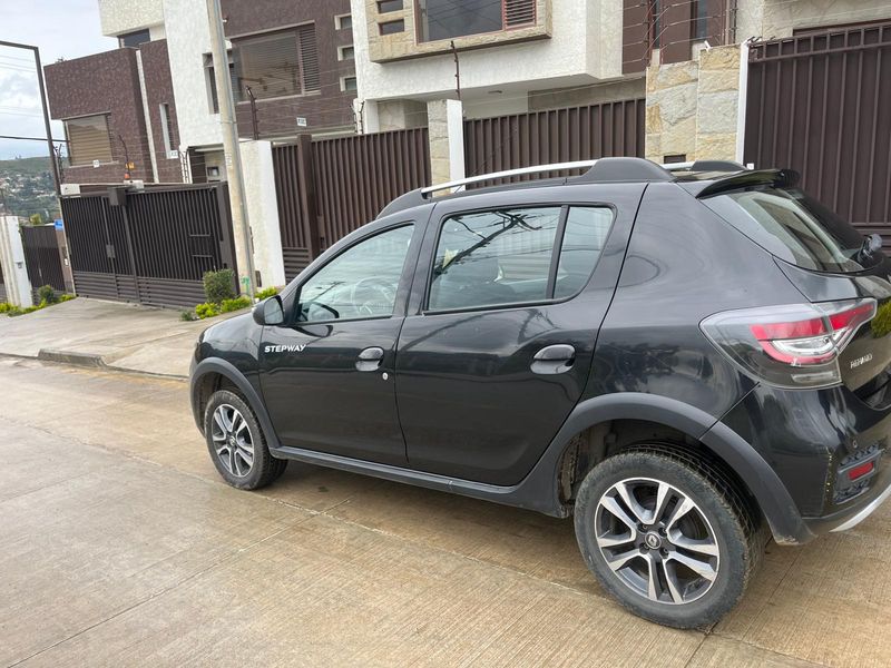 Renault Stepway • 2021 • 90,000 km 2