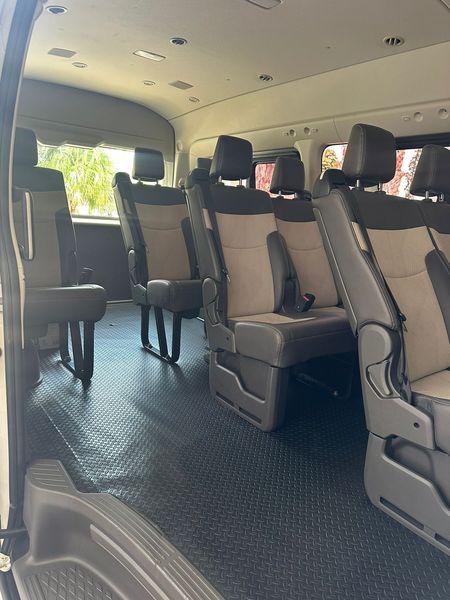 Toyota Hiace Van • 2021 • 40,000 km 4