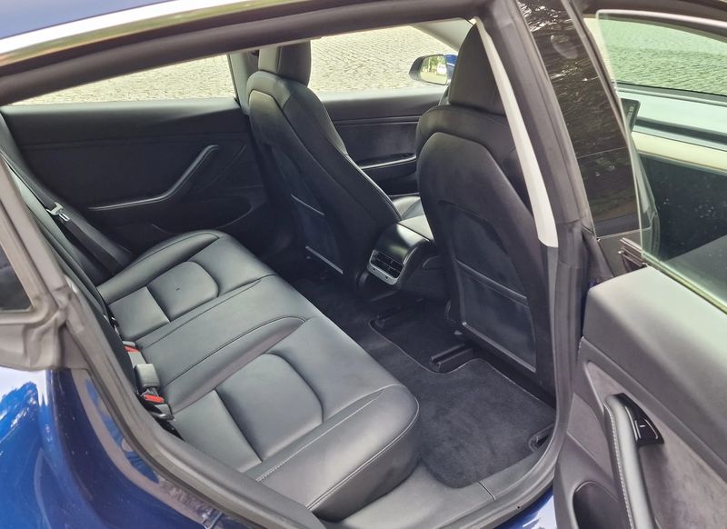 Tesla Model 3 • 2019 • 104,000 km 5