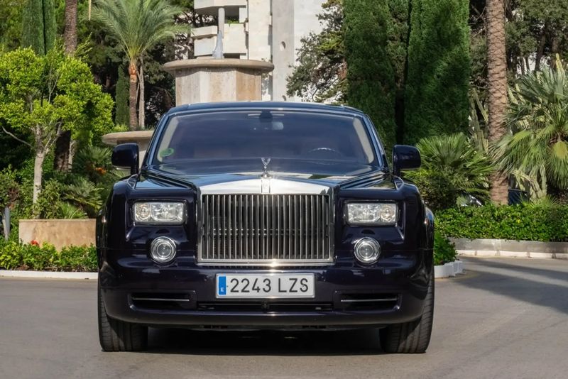 Rolls-Royce Phantom • 2011 • 75,000 km 3