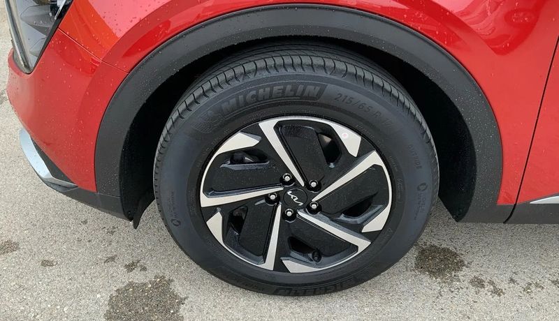 Kia Sportage • 2023 • 37,500 km 4