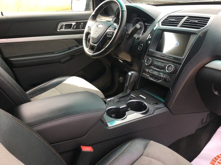 Ford Explorer • 2018 • 2 km 2