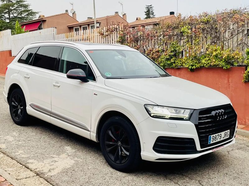 Audi Q7 • 2016 • 121,000 km 1