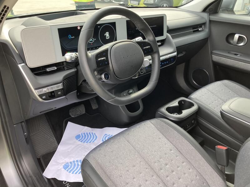 Hyundai Ioniq Electric • 2023 • 15,364 km 22