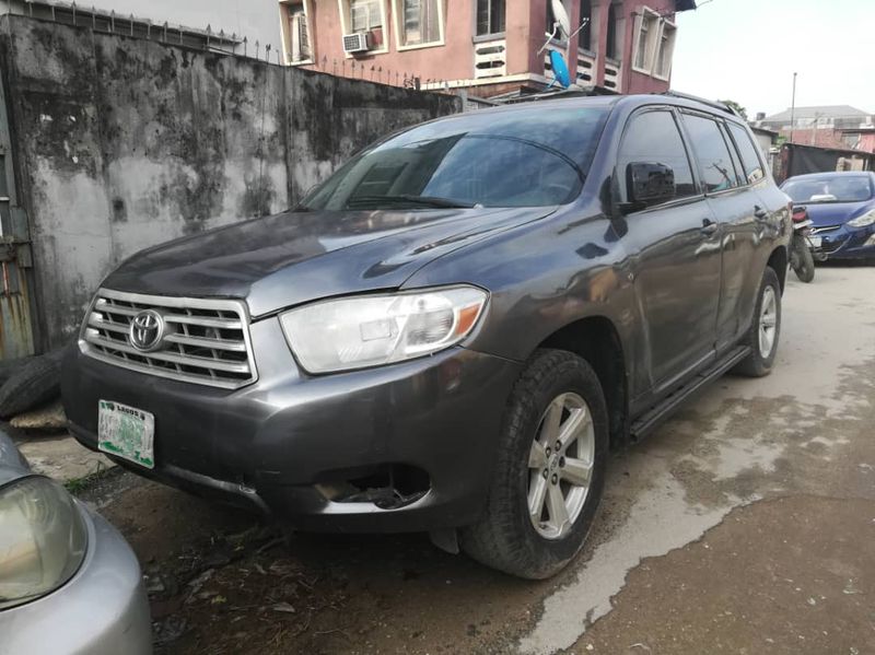 Toyota Highlander • 2009 • 133,059 km 1