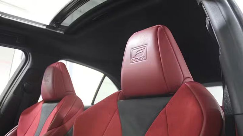 Lexus UX • 2020 • 76,543 km 5