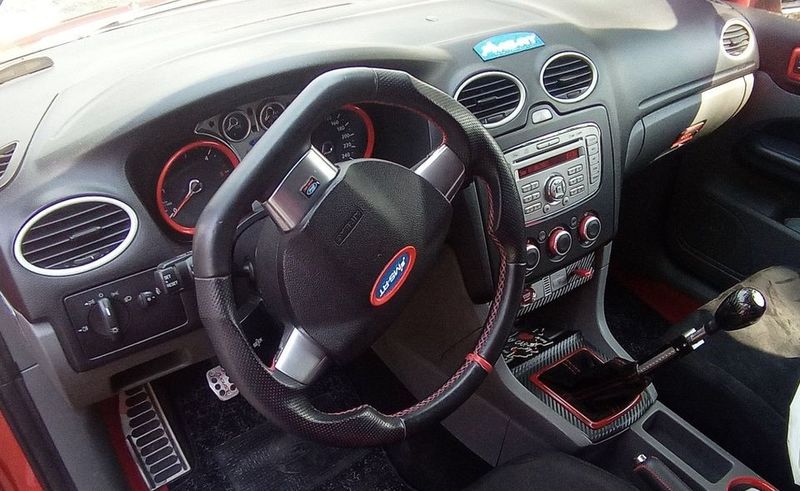 Ford Focus • 2008 • 60,000 km 5