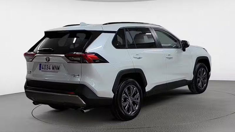 Toyota RAV4 • 2024 • 14,793 km 5