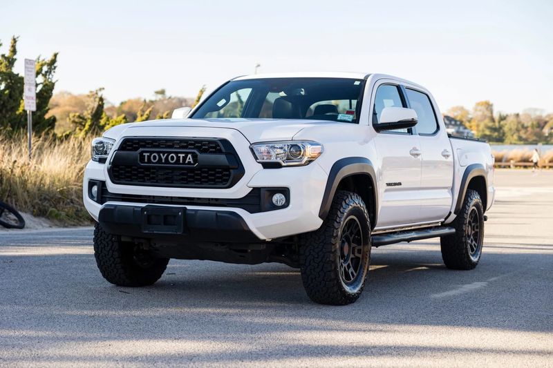 Toyota Tacoma • 2018 • 44,000 mi 2