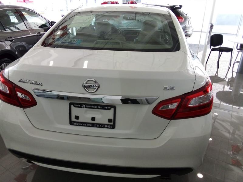 Nissan Altima • 2017 • 86,000 km 4