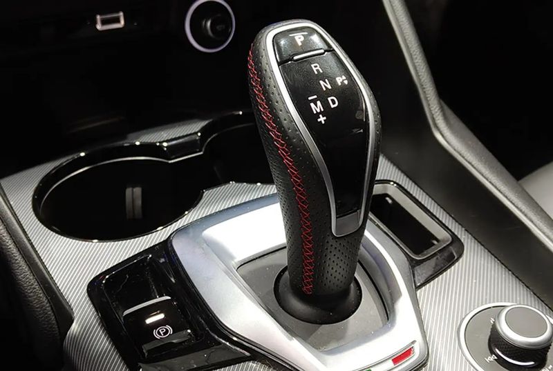 Alfa Romeo Giulia • 2024 • 17,615 km 5