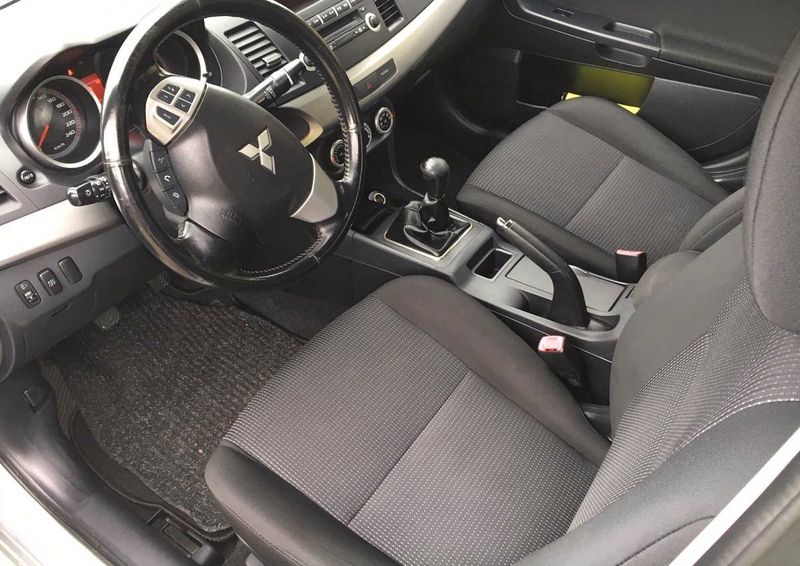 Mitsubishi Lancer • 2009 • 150,000 km 4