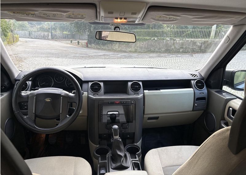 Land Rover Discovery • 2005 • 200,000 km 2