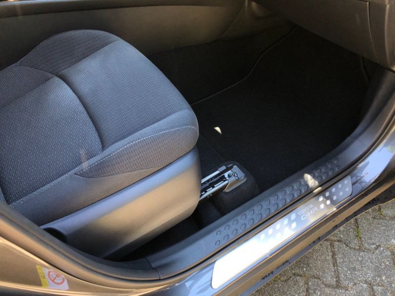 Toyota C-HR • 2018 • 64,800 km 9