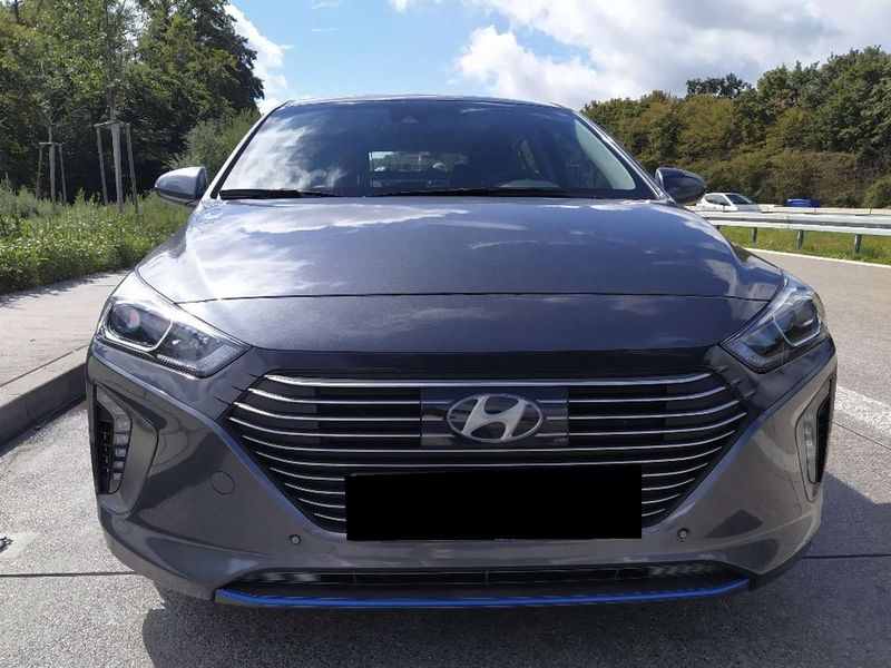 Hyundai Ioniq Electric • 2018 • 79,900 km 8