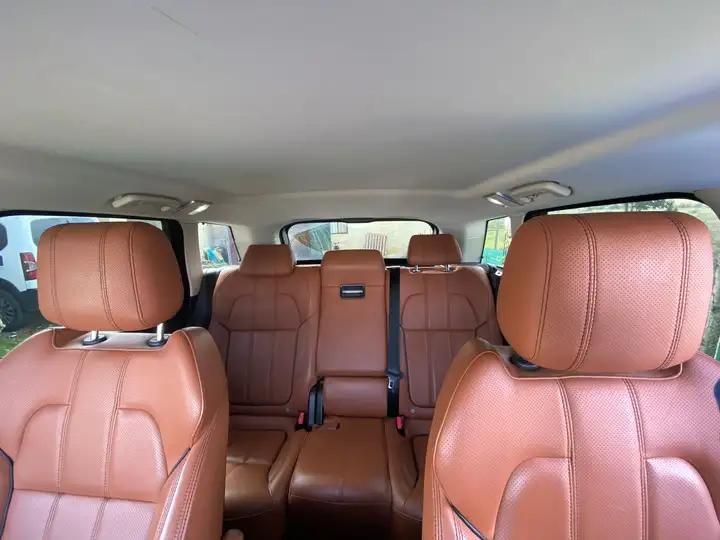 Land Rover Range Rover Sport • 2015 • 110,000 km 5