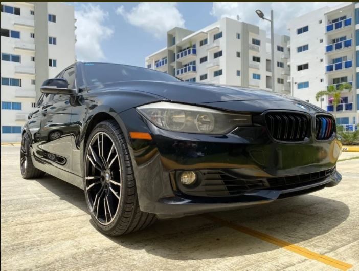 BMW 328i • 2014 • 95,000 km 1