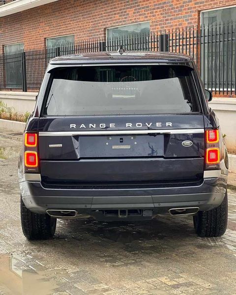 Land Rover Range Rover • 2020 • 2 km 2