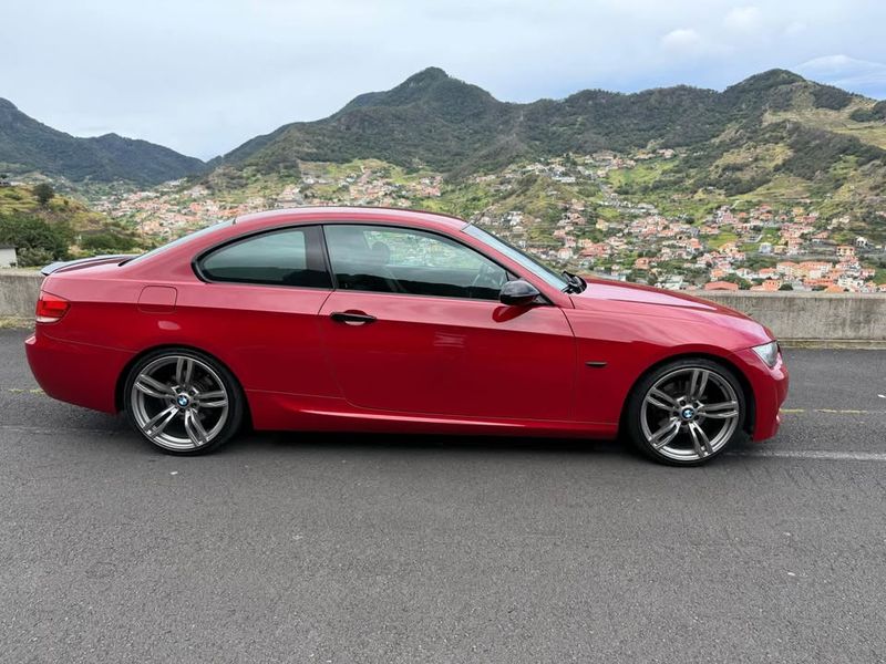 BMW 328i • 2017 • 197,000 km 5